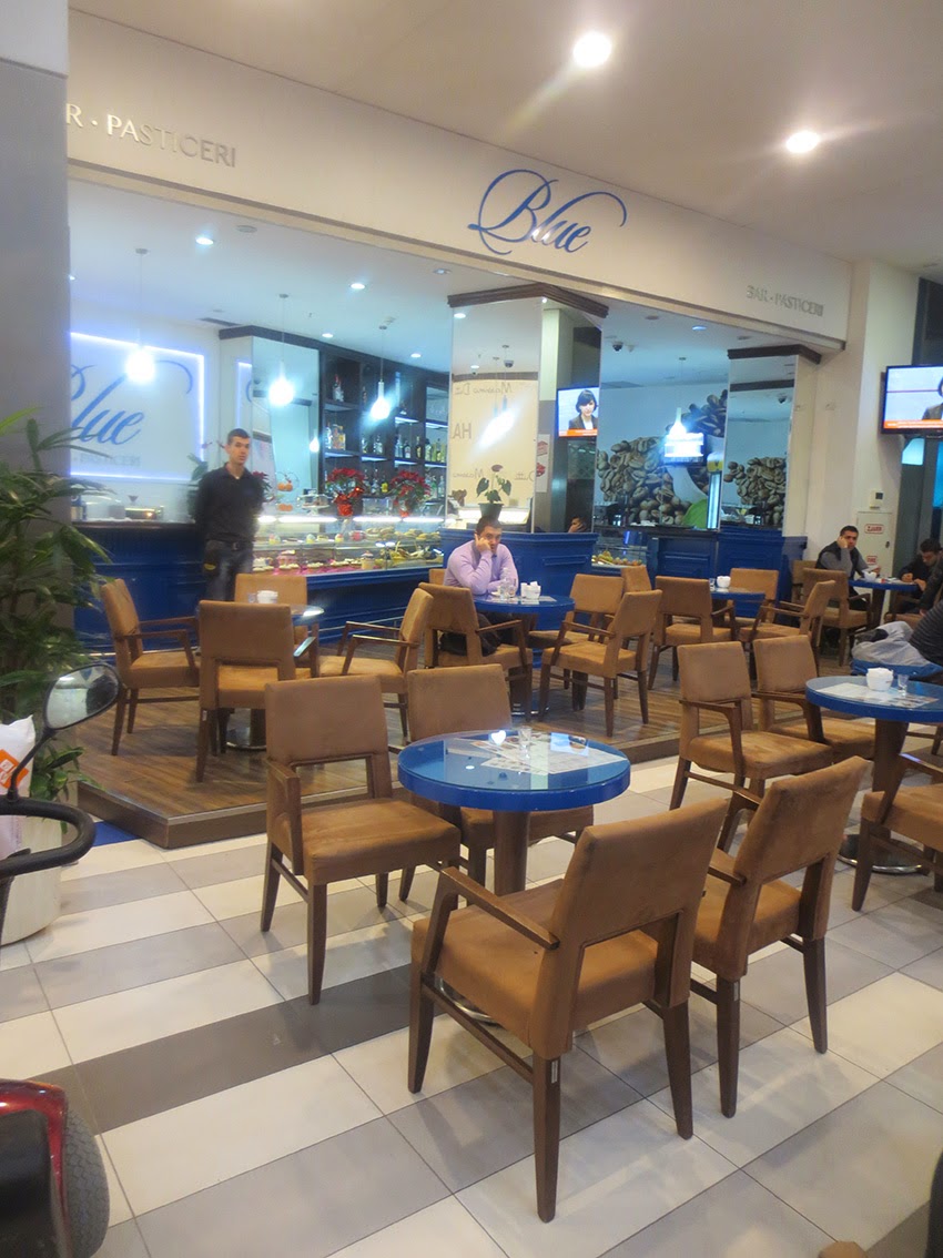 Restaurant Cafe Bar Tec Tirana Albania (2)